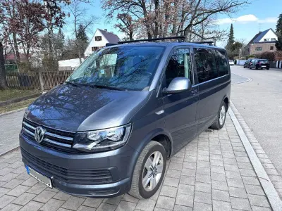 Gebraucht VW Multivan 150 PS (110 kW) 2019 Grau Van / Kleinbus