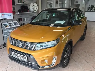 Gebraucht Suzuki Vitara Comfort+ 102 PS (75 kW) 2022 Gelb SUV