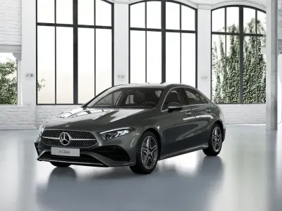 Gebraucht Mercedes A200 AMG 163 PS (119 kW) 2025 Grau metalliclack mountaingra Limousine