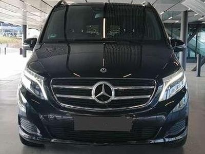 Schwarz Gebraucht 2019 Mercedes V250 Avantgarde Edition Van / Kleinbus | 45.000 € (Teuer)