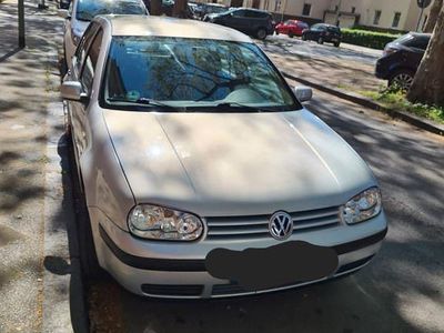 Second-hand VW Golf III Basis 101 CP (74 kW) 1999 Argintiu Berlinǎ