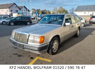 Brugt Mercedes E220 150 HK (110 kW) 1992 Sølv Sedan