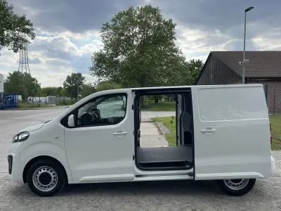 Gebraucht Opel Vivaro 122 PS (89 kW) 2021 Weiss Van / Kleinbus