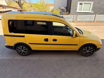 Gebraucht Opel Combo 101 PS (74 kW) 2010 Gelb Van / Kleinbus