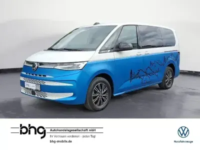 Gebraucht VW Multivan Life 136 PS (100 kW) 2023 Weiß Van / Kleinbus