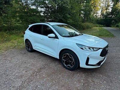 Weiß Gebraucht 2024 Ford Kuga ST-Line SUV | 26.790 € (Fairer Preis)