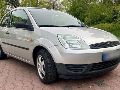 Usata Ford Fiesta 59 CV (43 kW) 2003 Argento Utilitaria