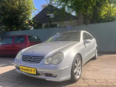 Second-hand Mercedes C200 163 CP (119 kW) 2002 Argintiu Coupe