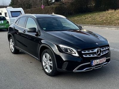 Mercedes GLA220