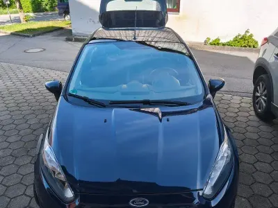 Gebraucht Ford Fiesta SYNC Edition 95 PS (69 kW) 2015 Blau Kleinwagen