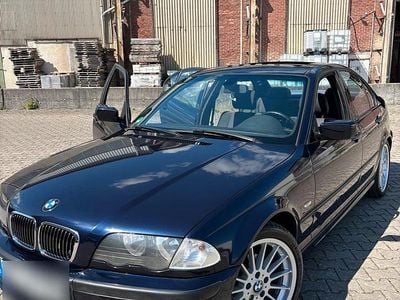 BMW 323