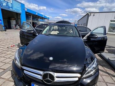 Schwarz Gebraucht 2017 Mercedes C250 Limousine | 17.200 € (Fairer Preis)
