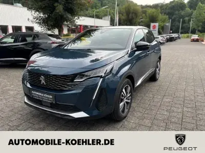 Gebraucht Peugeot 3008 Allure 131 PS (96 kW) 2023 Blau celebes SUV