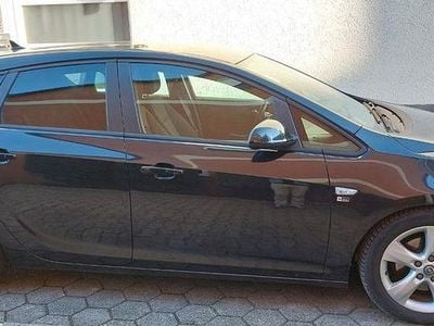 Gebraucht Opel Astra 179 PS (131 kW) 2012 Schwarz Limousine
