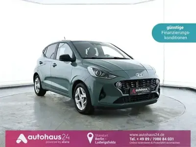 Usata Hyundai i10 GO! 67 CV (49 kW) 2023 Verde Utilitaria