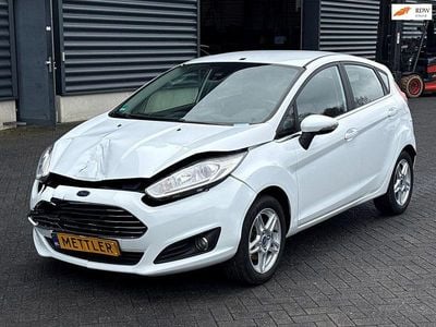 Second-hand Ford Fiesta Titanium 101 CP (74 kW) 2014 Alb Hatchback