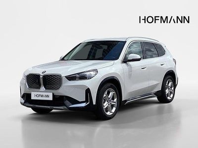 Alpinweiß uni Neu 2025 BMW iX1 xLine SUV | 51.935 € (Guter Preis)