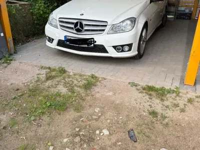 Gebraucht Mercedes C200 136 PS (100 kW) 2012 Weiß Limousine