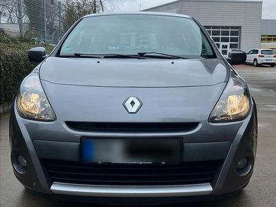 Usata Renault Clio III 103 CV (75 kW) 2011 Argento Berlina