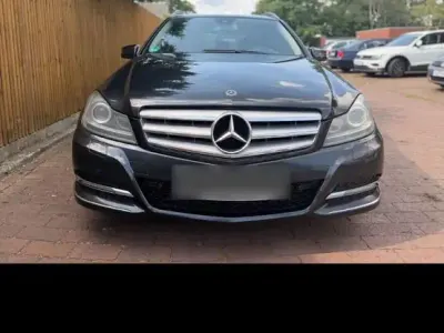 Gebraucht Mercedes 220 170 PS (125 kW) 2012 Schwarz Kombi