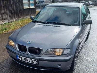 Second-hand BMW 318 143 CP (105 kW) 2004 Gri Berlinǎ