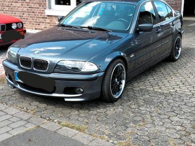 BMW 323