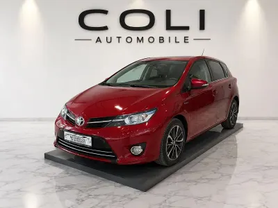 Gebraucht Toyota Verso Edition-S 147 PS (108 kW) 2017 Rot Van / Kleinbus
