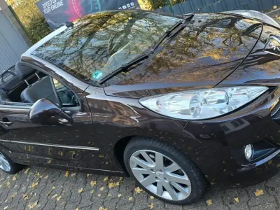 Gebraucht Peugeot 207 CC 120 PS (88 kW) 2013 Braun Cabrio