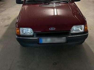 Rot Gebraucht 1986 Ford Escort Limousine | 3.950 €