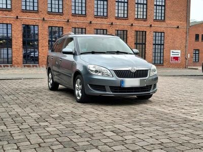Gebraucht Skoda Fabia 90 PS (66 kW) 2013 Grau Kombi
