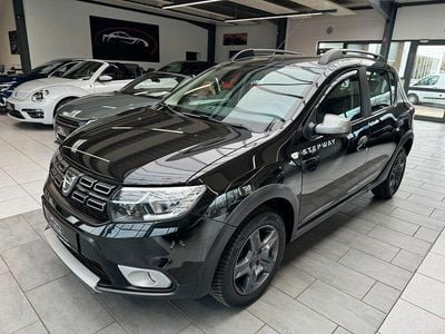 Gebraucht Dacia Sandero Celebration 105 PS (77 kW) 2018 Schwarz Limousine