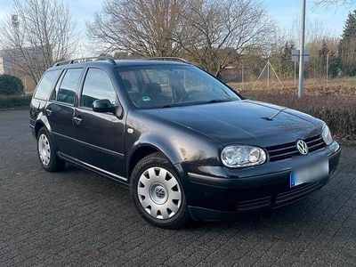 Schwarz Gebraucht 2004 VW Golf IV Kombi | 1.900 € (Guter Preis)