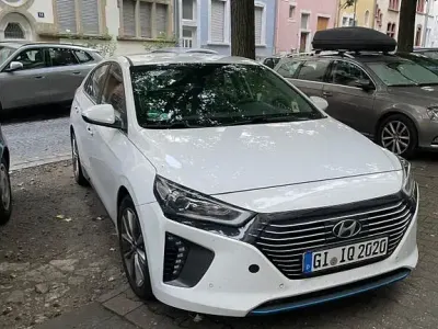 Gebraucht Hyundai Ioniq Premium 141 PS (103 kW) 2016 Weiß Kleinwagen