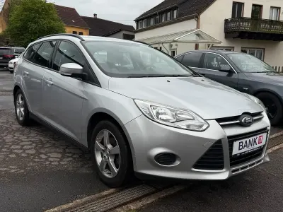 Używany Ford Focus Trend 105 KM (77 kW) 2012 Srebrny Kombi