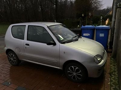 Second-hand Fiat Seicento 55 CP (40 kW) 2009 Argintiu Hatchback