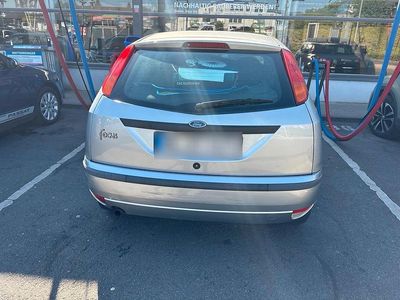 Usata Ford Focus Viva 75 CV (55 kW) 2004 Argento Berlina