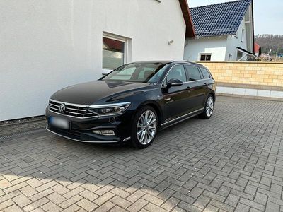 Second-hand VW Passat R-line 200 CP (147 kW) 2020 Negru Break