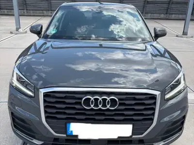 Gebraucht Audi Q2 Ambiente 116 PS (85 kW) 2018 Grau SUV