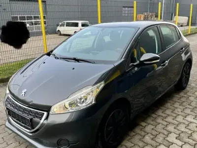 Gebraucht Peugeot 208 82 PS (60 kW) 2014 Grau Kleinwagen