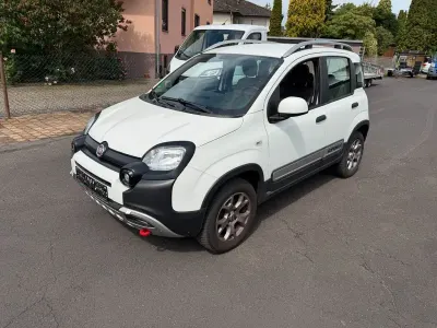 Gebraucht Fiat Panda Cross Cross 90 PS (66 kW) 2017 Bianco divino/zenit/ghiaccio/g Kleinwagen