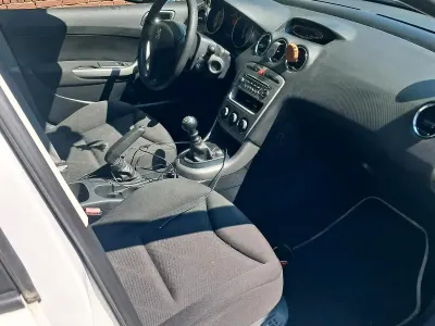 Gebraucht Peugeot 308 90 PS (66 kW) 2026 Weiß Kombi
