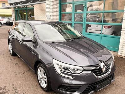 Grau Gebraucht 2018 Renault Mégane IV Play Limousine | 12.450 € (Fairer Preis)