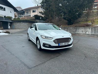 Gebraucht Ford Mondeo 140 PS (102 kW) 2020 Weiß Limousine