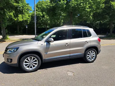 Gebraucht VW Tiguan LOUNGE 150 PS (110 kW) 2016 Beige SUV