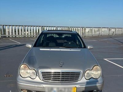 Mercedes C180