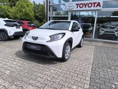 Gebraucht Toyota Aygo X X-play 72 PS (52 kW) 2025 Schneeweiß SUV