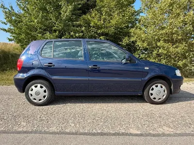 Gebraucht VW Polo 60 PS (44 kW) 2001 Blau Kleinwagen