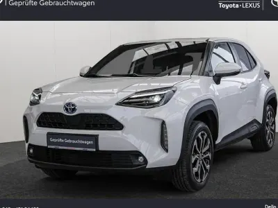 Gebraucht Toyota Yaris Cross Team 116 PS (85 kW) 2022 Weiß SUV