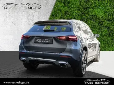 Second-hand Mercedes GLA200 Progressive 163 CP (119 kW) 2025 Gri SUV