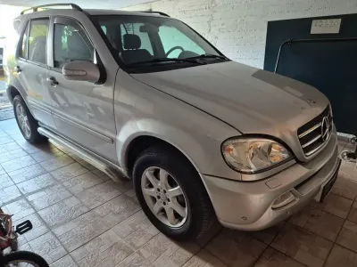 Gebraucht Mercedes ML270 163 PS (119 kW) 2002 Silber SUV